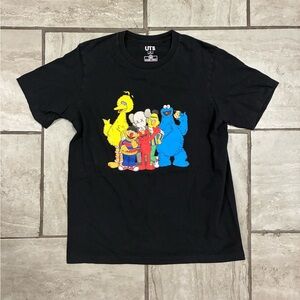 Uniqlo KAWS Sesame Street Collaboration Black/Multicolor T-Shirt Medium